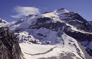 Yala Peak Climbing